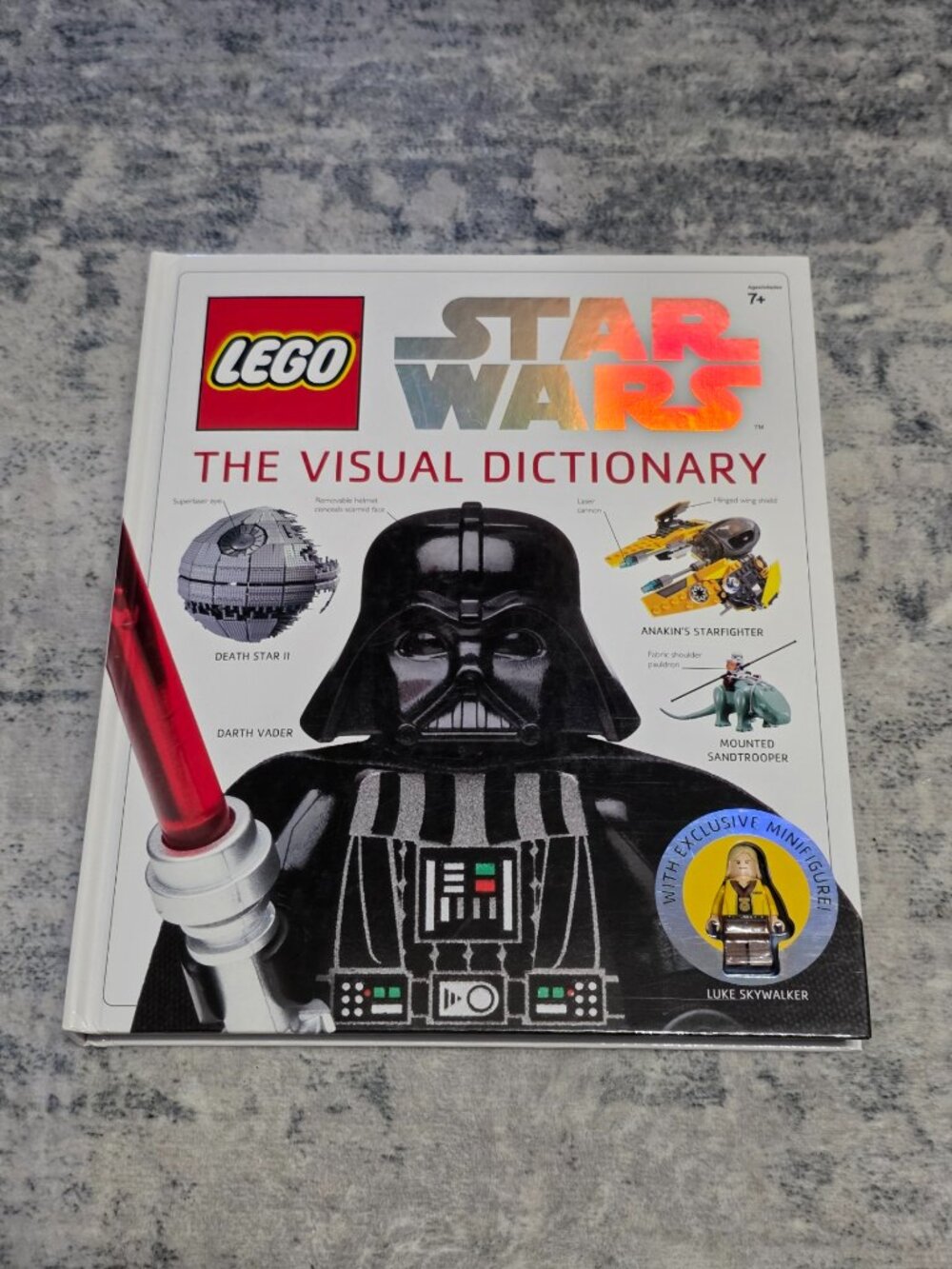 Book Lego Starwars The Visual Dictionary With Luke Skywalker lego figurine